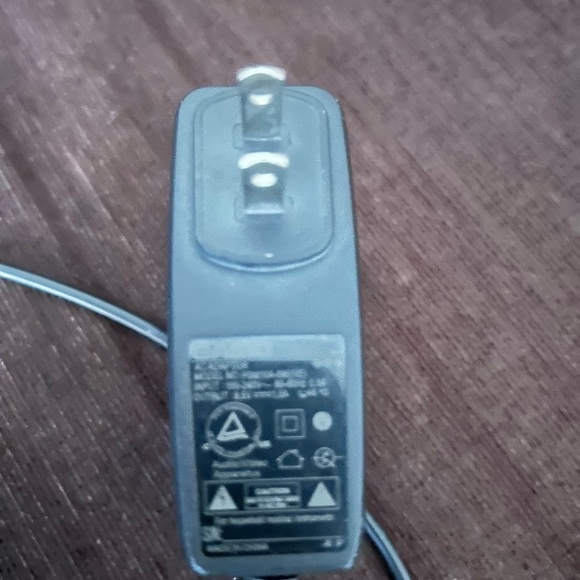 Casio Electric Piano Used a handful of times . Slight scratches on cornerCT-1100 - Picture 3 of 7